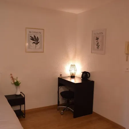 Appartement Charming In Private Kitchen & Toilet Bienne