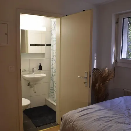 Charming In Private Kitchen & Toilet Lejlighed